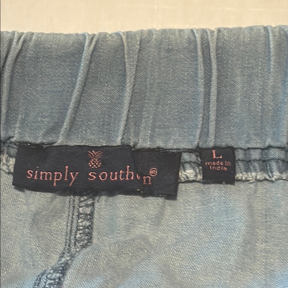 Simply Southern Blue Jean Shorts with Frayed Hem Sz L - Picture 2 of 5